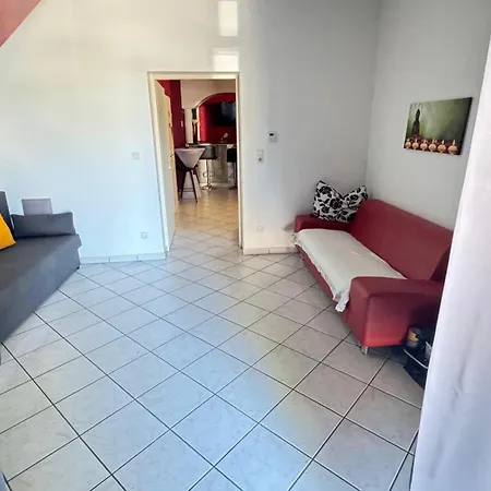 Stundenzimmer-sollenau - Mini ラブホテル *